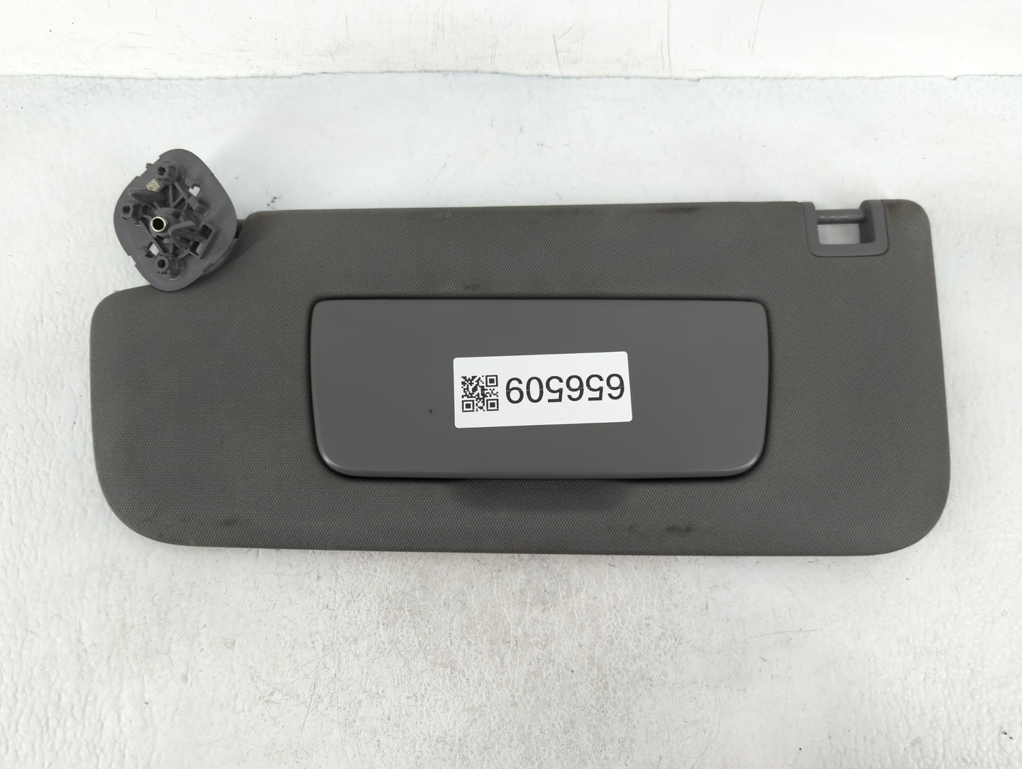 2019-2022 Gmc Sierra 1500 Sun Visor Shade Replacement Passenger Right Mirror Fits Fits 2019 2020 2021 2022 OEM Used Auto Par