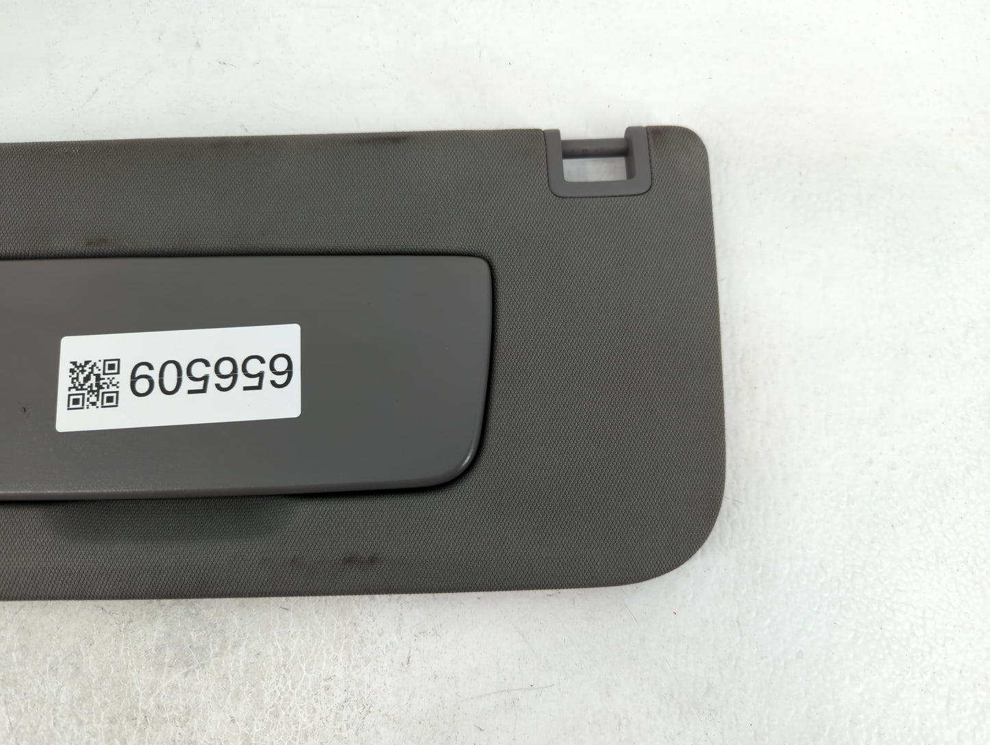 2019-2022 Gmc Sierra 1500 Sun Visor Shade Replacement Passenger Right Mirror Fits Fits 2019 2020 2021 2022 OEM Used Auto Par