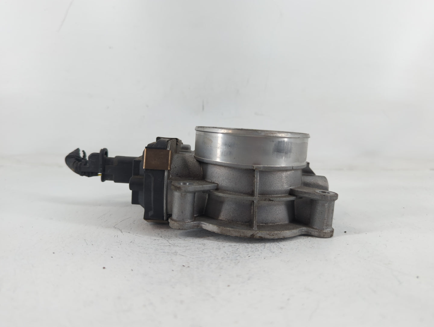 2014-2022 Gmc Sierra 1500 Throttle Body P/N:12678224 Fits Fits 2014 2015 2016 2017 2018 2019 2020 2021 2022 OEM Used Auto Pa