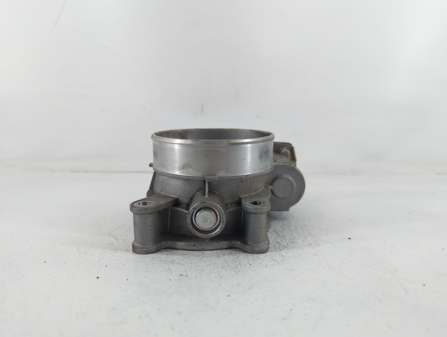 2014-2022 Gmc Sierra 1500 Throttle Body P/N:12678224 Fits Fits 2014 2015 2016 2017 2018 2019 2020 2021 2022 OEM Used Auto Pa