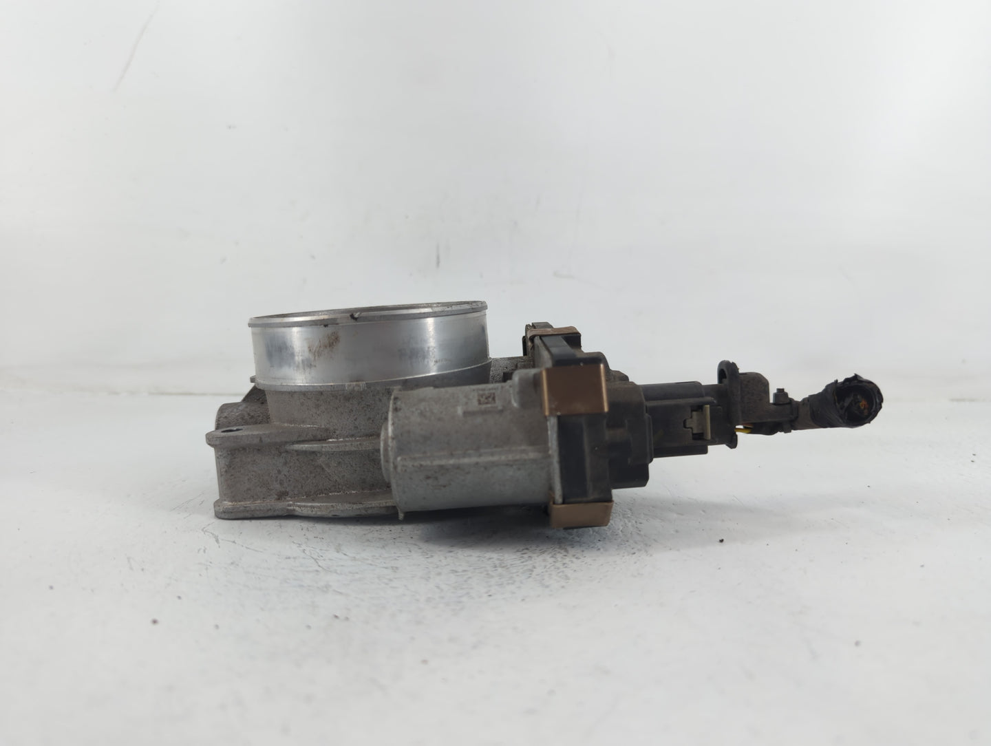 2014-2022 Gmc Sierra 1500 Throttle Body P/N:12678224 Fits Fits 2014 2015 2016 2017 2018 2019 2020 2021 2022 OEM Used Auto Pa