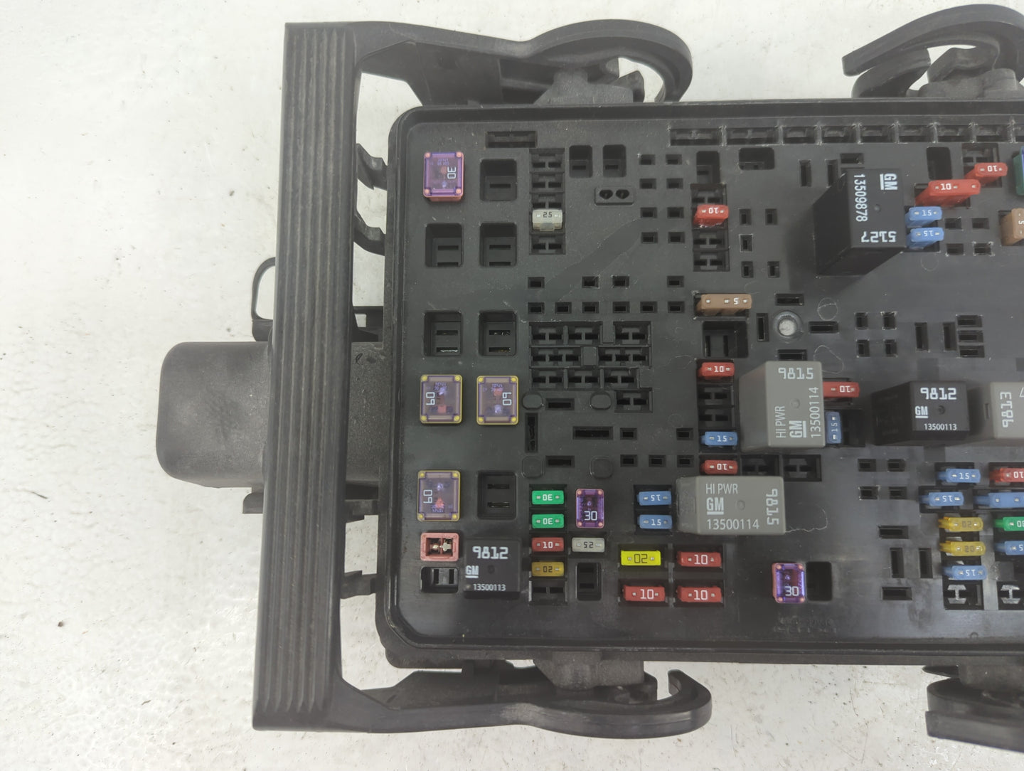 2017-2019 Gmc Sierra 2500 Fusebox Fuse Box Panel Relay Module Fits Fits 2017 2018 2019 OEM Used Auto Parts - Oemusedautopart