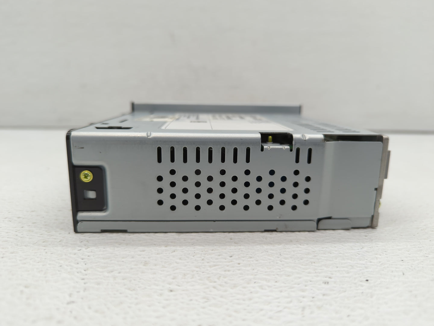 Gmc Sierra 2500 Am Fm Cd Player Radio Receiver - Oemusedautoparts1.com
