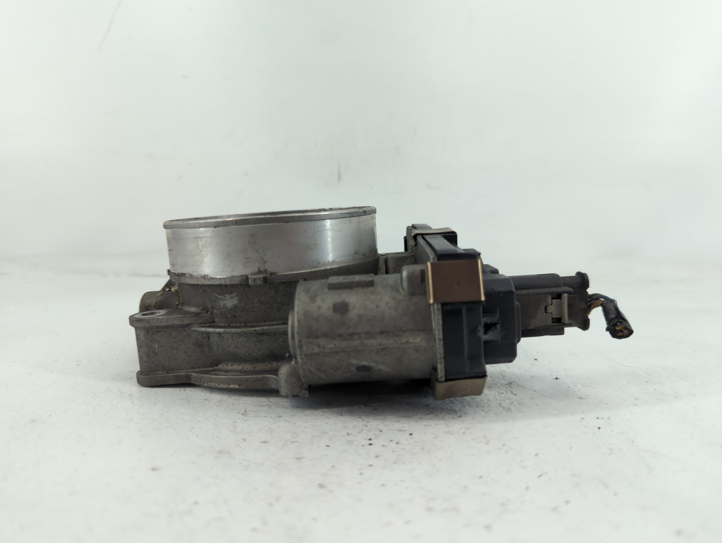 2016-2021 Gmc Sierra 2500 Throttle Body P/N:12678312 Fits Fits 2014 2015 2016 2017 2018 2019 2020 2021 2022 OEM Used Auto Pa