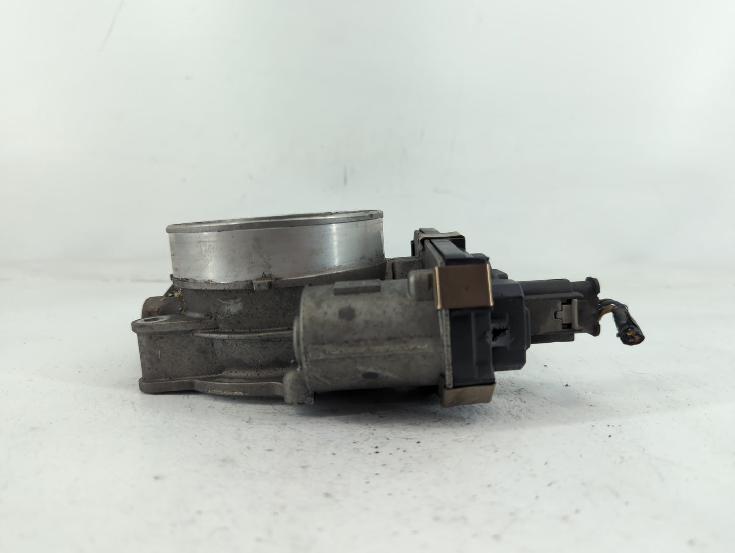2016-2021 Gmc Sierra 2500 Throttle Body P/N:12678312 Fits Fits 2014 2015 2016 2017 2018 2019 2020 2021 2022 OEM Used Auto Pa