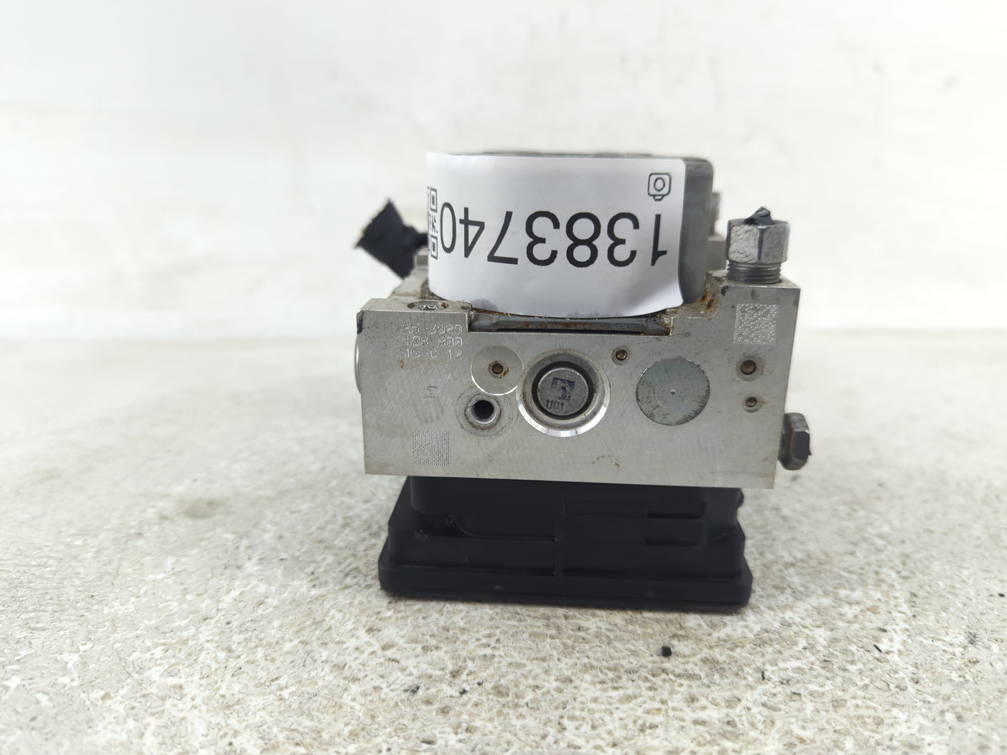 2019 Gmc Terrain ABS Pump Control Module Replacement P/N:84718763 Fits OEM Used Auto Parts - Oemusedautoparts1.com