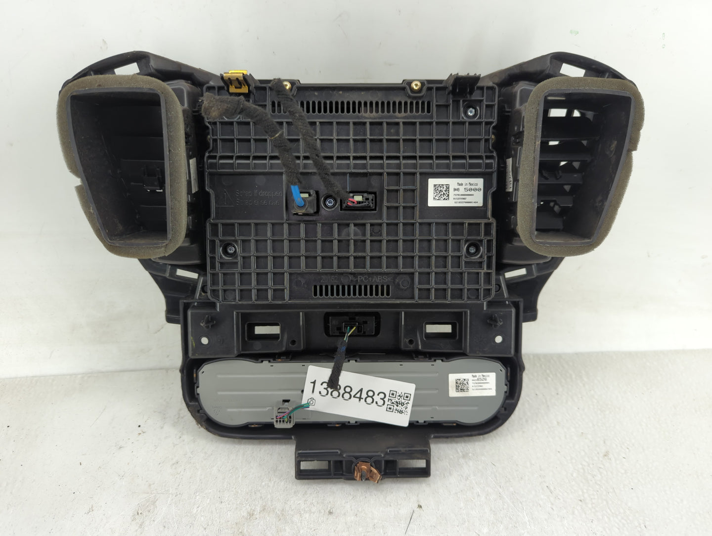 2019 Gmc Terrain Radio AM FM Cd Player Receiver Replacement P/N:84495000 Fits OEM Used Auto Parts - Oemusedautoparts1.com