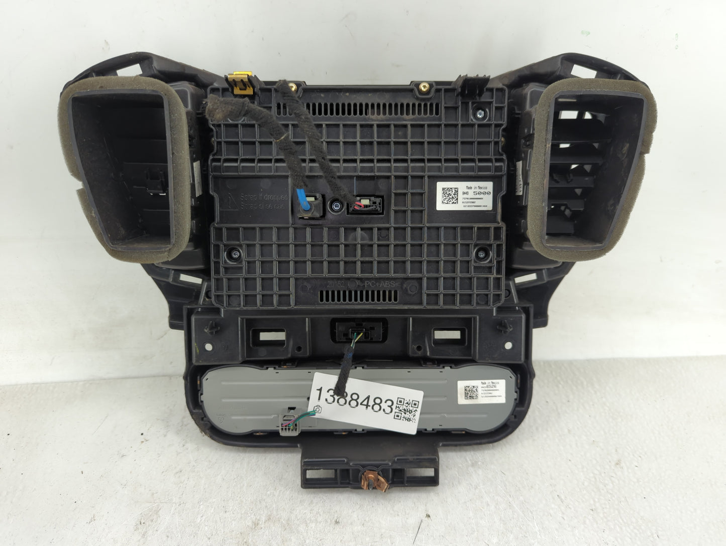 2019 Gmc Terrain Radio AM FM Cd Player Receiver Replacement P/N:84495000 Fits OEM Used Auto Parts - Oemusedautoparts1.com