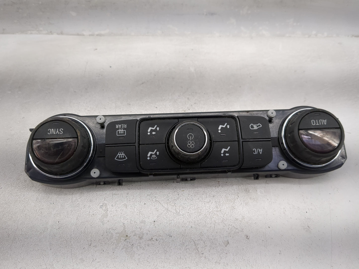 2019 Gmc Terrain Climate Control Module Temperature AC/Heater Replacement P/N:84246526 Fits Fits 2017 2018 2020 2021 2022 OE