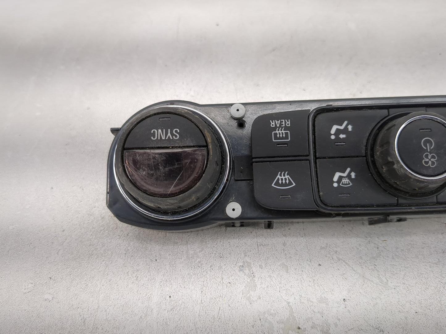2019 Gmc Terrain Climate Control Module Temperature AC/Heater Replacement P/N:84246526 Fits Fits 2017 2018 2020 2021 2022 OE