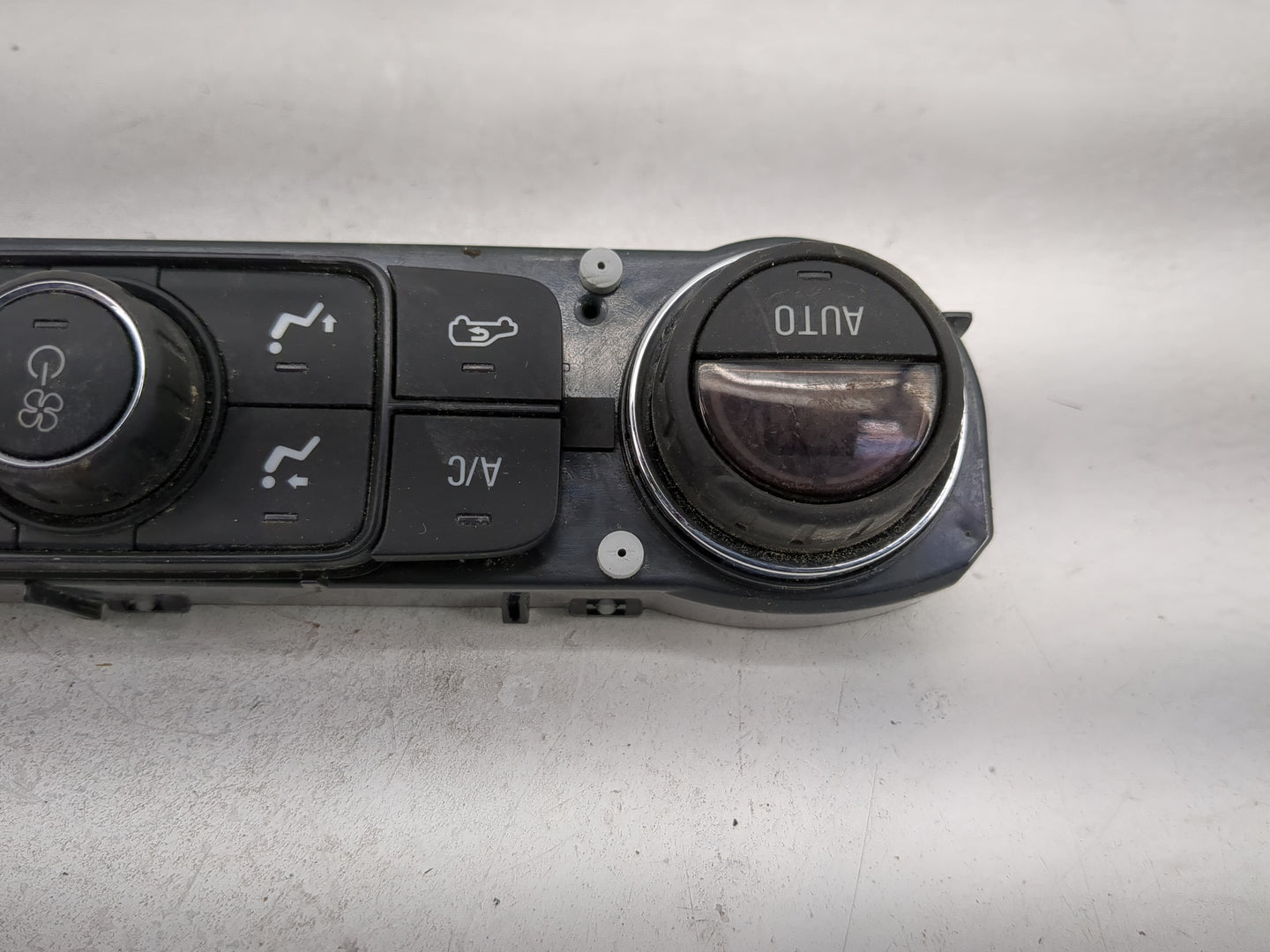 2019 Gmc Terrain Climate Control Module Temperature AC/Heater Replacement P/N:84246526 Fits Fits 2017 2018 2020 2021 2022 OE