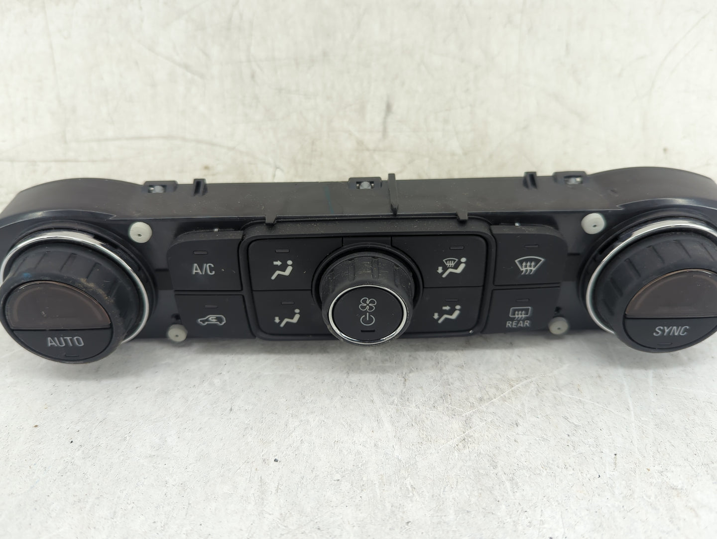 2019 Gmc Terrain Climate Control Module Temperature AC/Heater Replacement P/N:84246526 Fits Fits 2017 2018 2020 2021 2022 OE