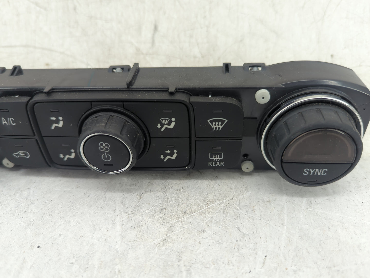 2019 Gmc Terrain Climate Control Module Temperature AC/Heater Replacement P/N:84246526 Fits Fits 2017 2018 2020 2021 2022 OE