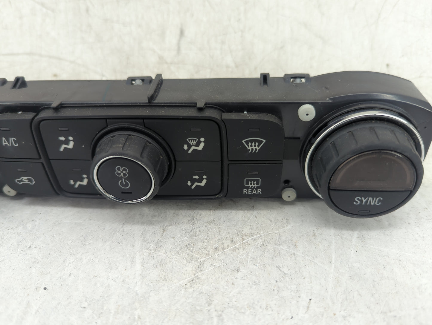 2019 Gmc Terrain Climate Control Module Temperature AC/Heater Replacement P/N:84246526 Fits Fits 2017 2018 2020 2021 2022 OE