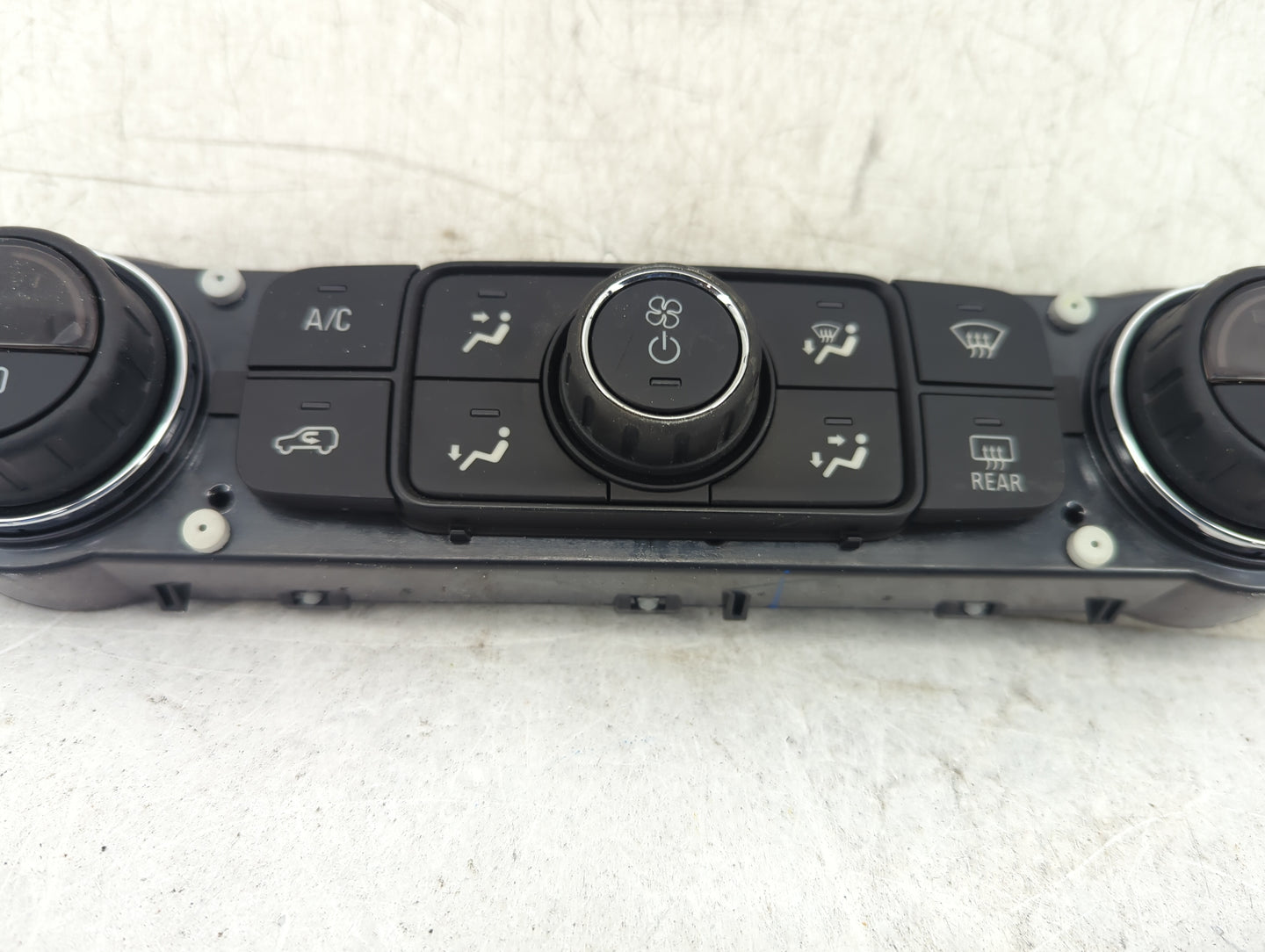 2019 Gmc Terrain Climate Control Module Temperature AC/Heater Replacement P/N:84246526 Fits Fits 2017 2018 2020 2021 2022 OE