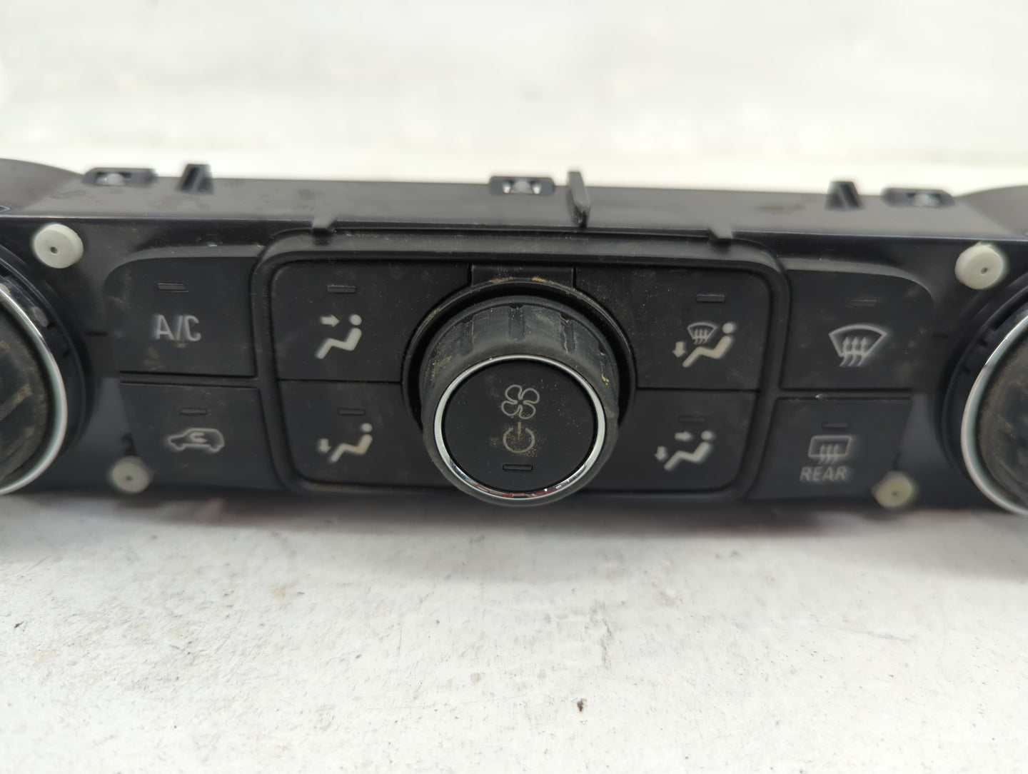 2019 Gmc Terrain Climate Control Module Temperature AC/Heater Replacement P/N:84246526 7370200000000X Fits OEM Used Auto Par