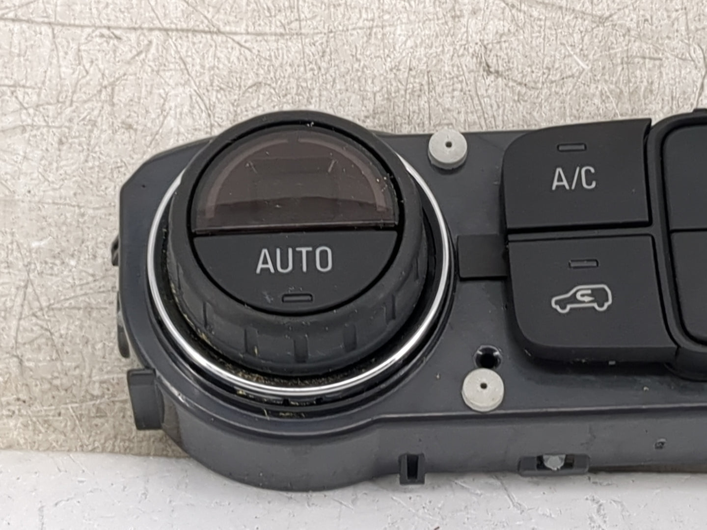 2019 Gmc Terrain Climate Control Module Temperature AC/Heater Replacement P/N:84246526 7370200000000X Fits OEM Used Auto Par