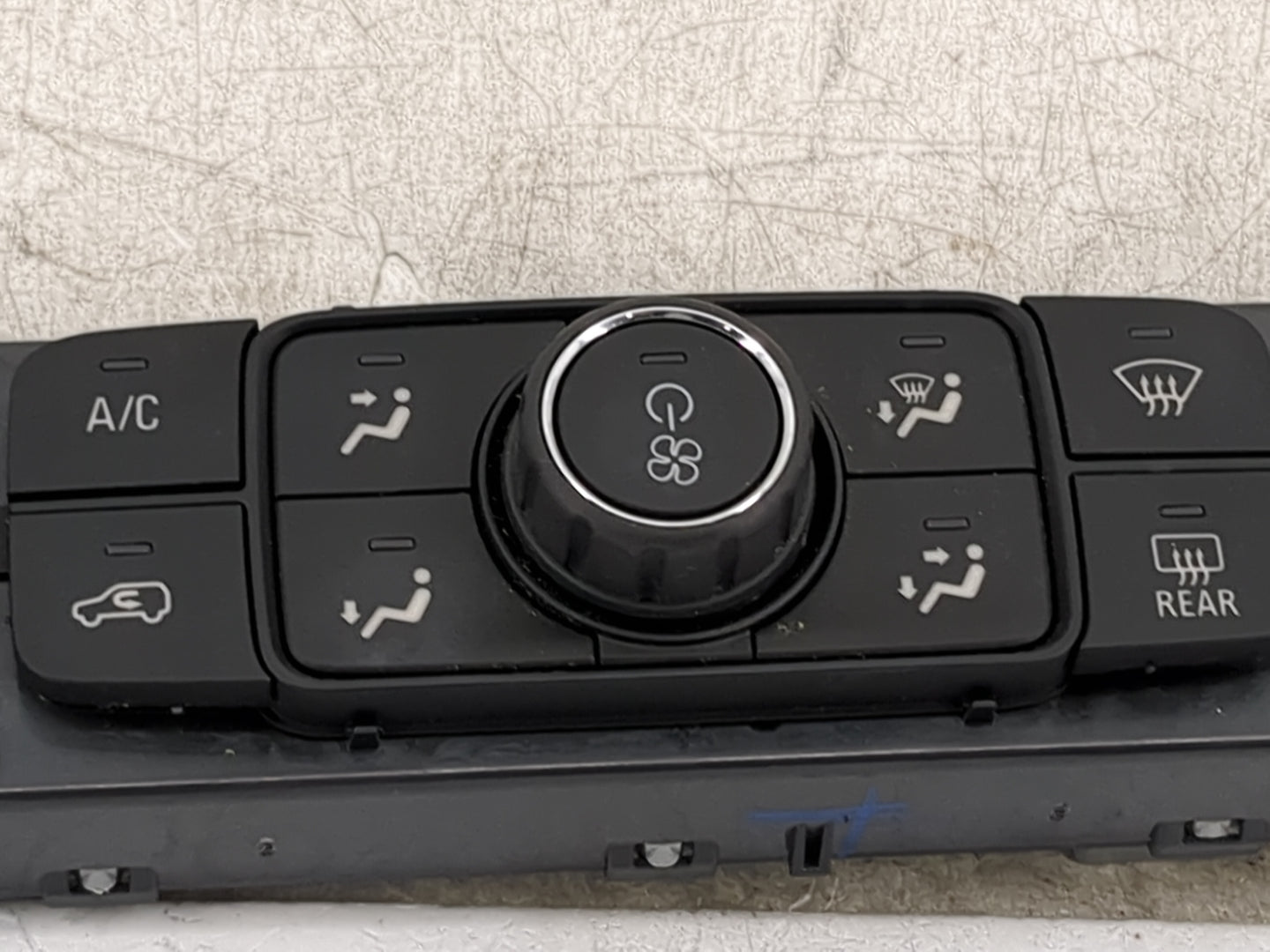 2019 Gmc Terrain Climate Control Module Temperature AC/Heater Replacement P/N:84246526 7370200000000X Fits OEM Used Auto Par