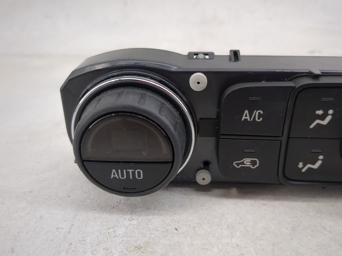 2019 Gmc Terrain Climate Control Module Temperature AC/Heater Replacement P/N:84246526 7370200000000X Fits OEM Used Auto Par