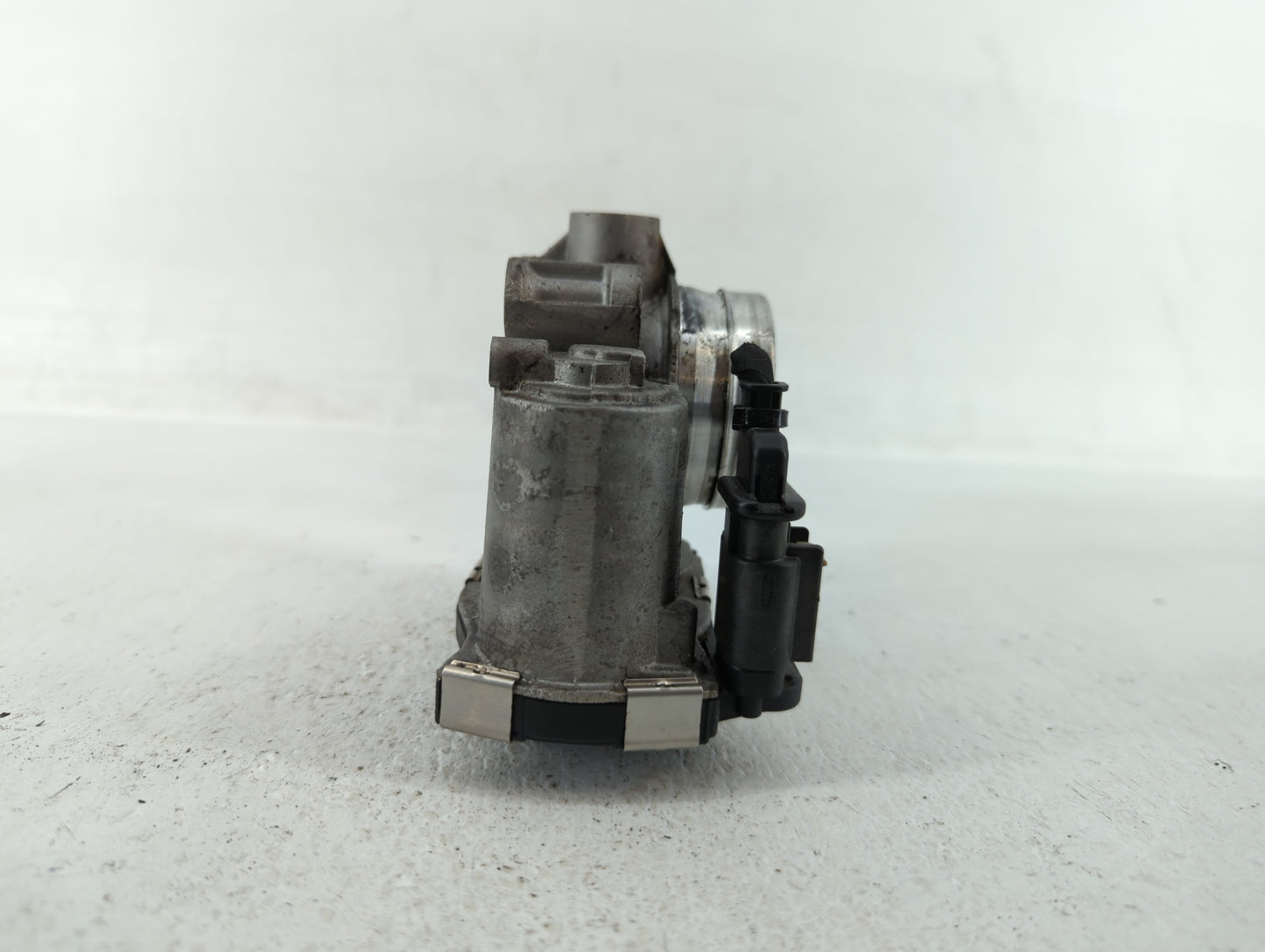 2018-2022 Gmc Terrain Throttle Body P/N:12671379AA Fits Fits 2016 2017 2018 2019 2020 2021 2022 OEM Used Auto Parts - Oemuse