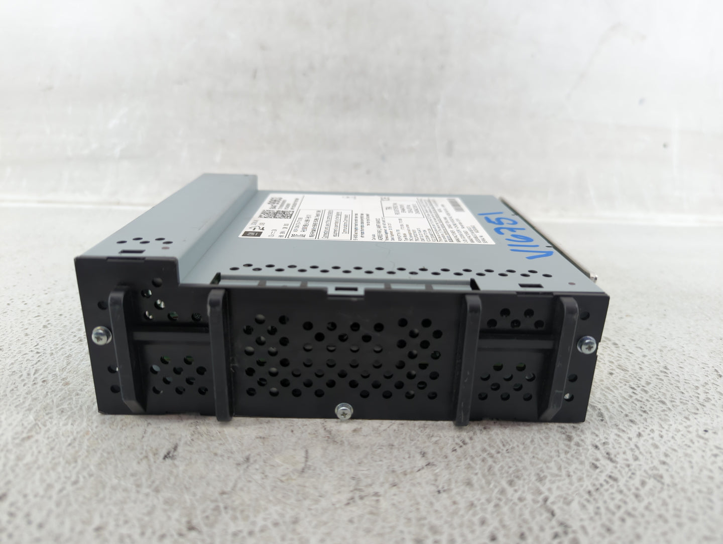 2019 Gmc Terrain Radio AM FM Cd Player Receiver Replacement P/N:84479963 Fits OEM Used Auto Parts - Oemusedautoparts1.com