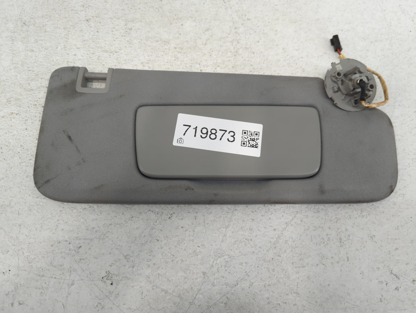 2019 Gmc Terrain Sun Visor Shade Replacement Driver Left Mirror Fits OEM Used Auto Parts - Oemusedautoparts1.com