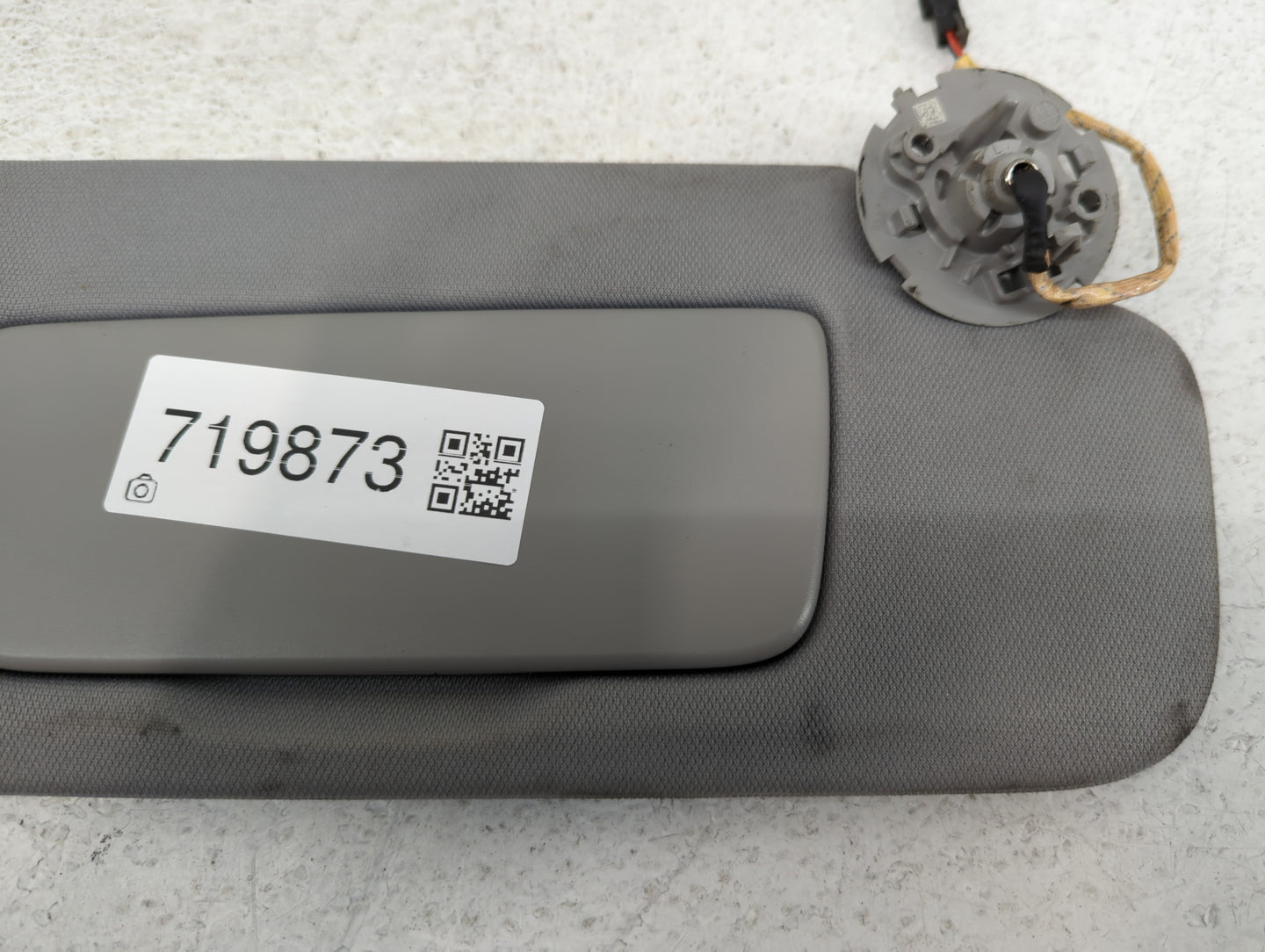 2019 Gmc Terrain Sun Visor Shade Replacement Driver Left Mirror Fits OEM Used Auto Parts - Oemusedautoparts1.com