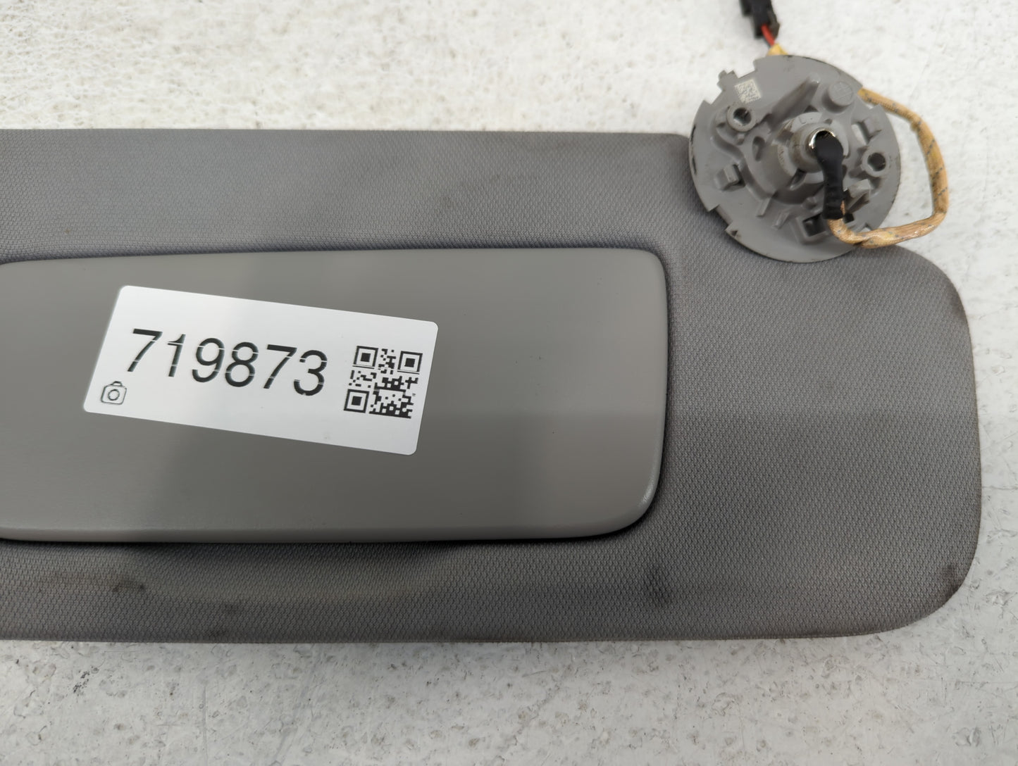 2019 Gmc Terrain Sun Visor Shade Replacement Driver Left Mirror Fits OEM Used Auto Parts - Oemusedautoparts1.com