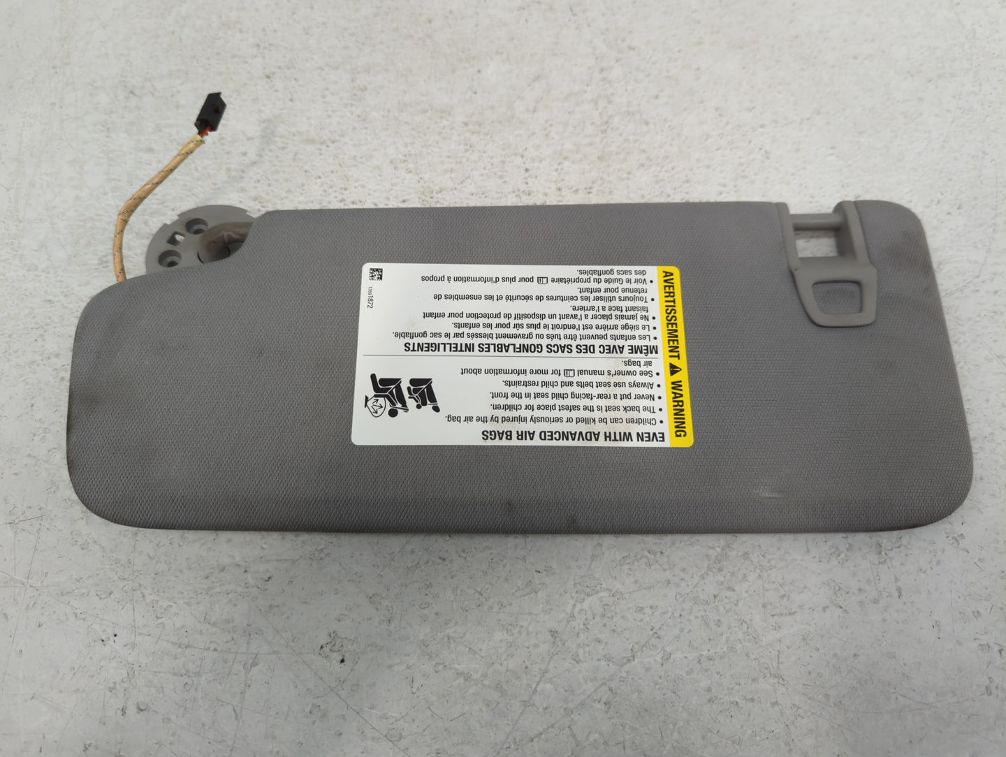 2019 Gmc Terrain Sun Visor Shade Replacement Driver Left Mirror Fits OEM Used Auto Parts - Oemusedautoparts1.com