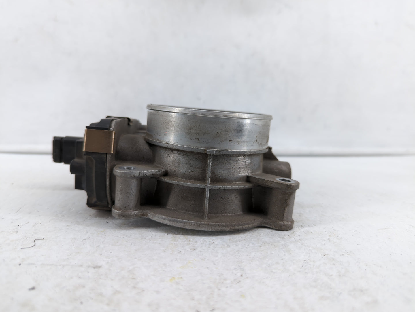 2015-2022 Gmc Yukon Throttle Body P/N:12678224 12617792 Fits Fits 2014 2015 2016 2017 2018 2019 2020 2021 2022 OEM Used Auto