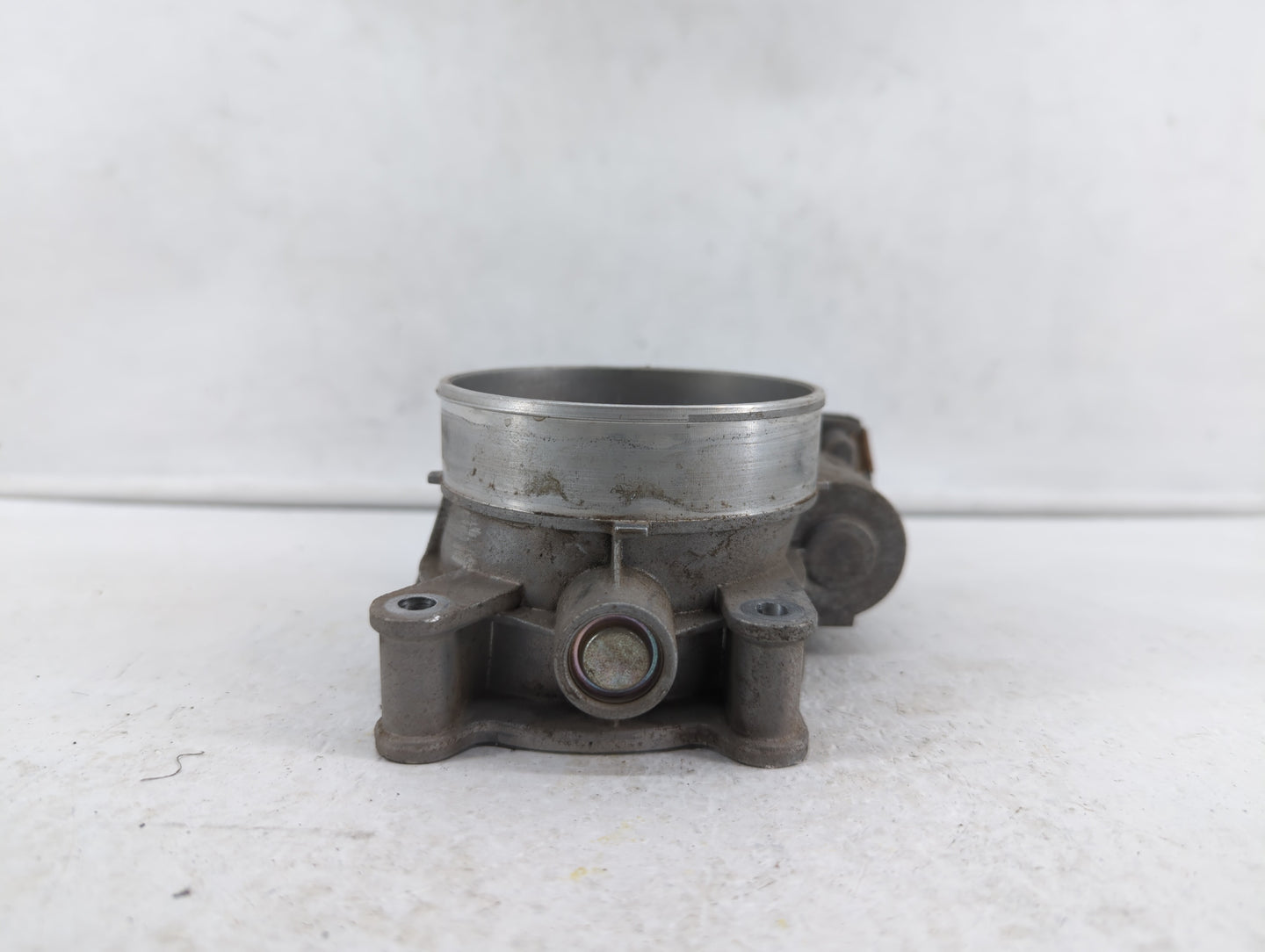 2015-2022 Gmc Yukon Throttle Body P/N:12678224 12617792 Fits Fits 2014 2015 2016 2017 2018 2019 2020 2021 2022 OEM Used Auto