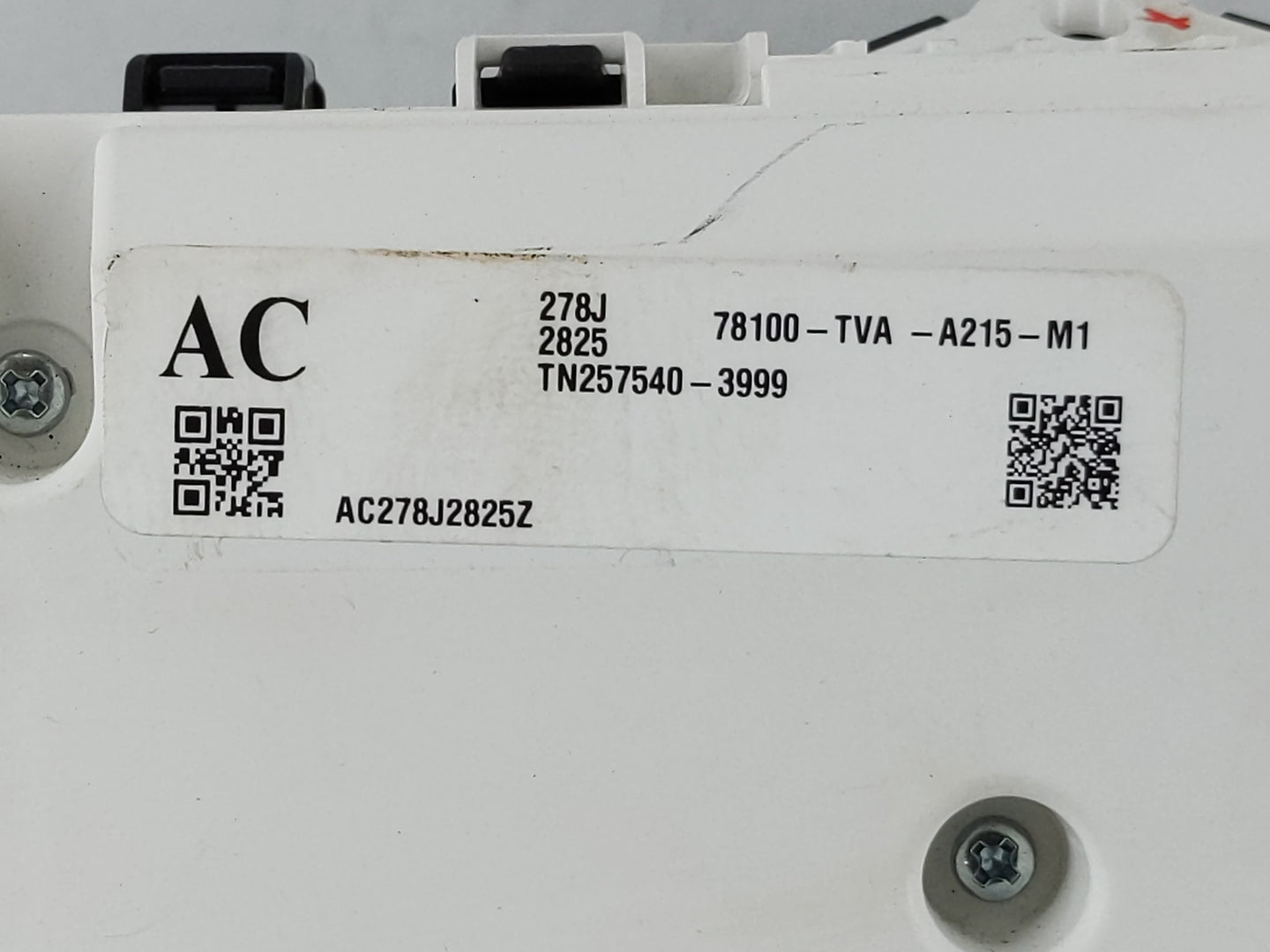 2018-2020 Honda Accord Instrument Cluster Speedometer Gauges P/N:78100-TVA-A215-M1 Fits Fits 2018 2019 2020 OEM Used Auto Pa