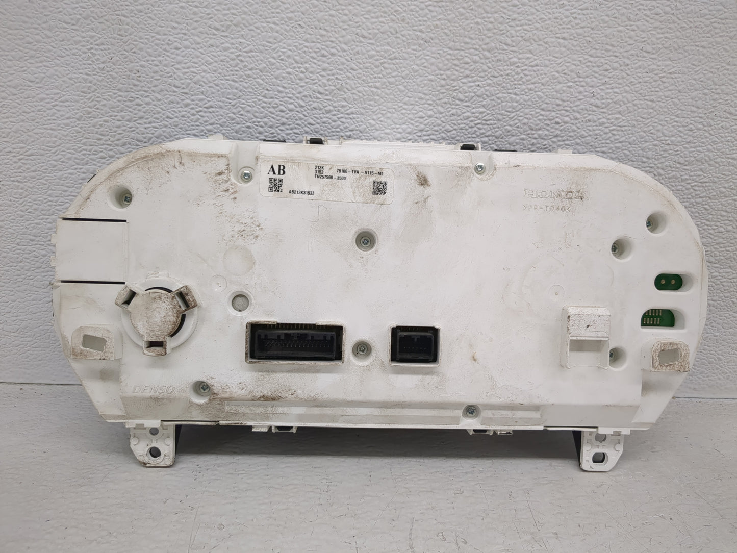 2018-2020 Honda Accord Instrument Cluster Speedometer Gauges P/N:78100-TVA-A115-M1 Fits Fits 2018 2019 2020 OEM Used Auto Pa