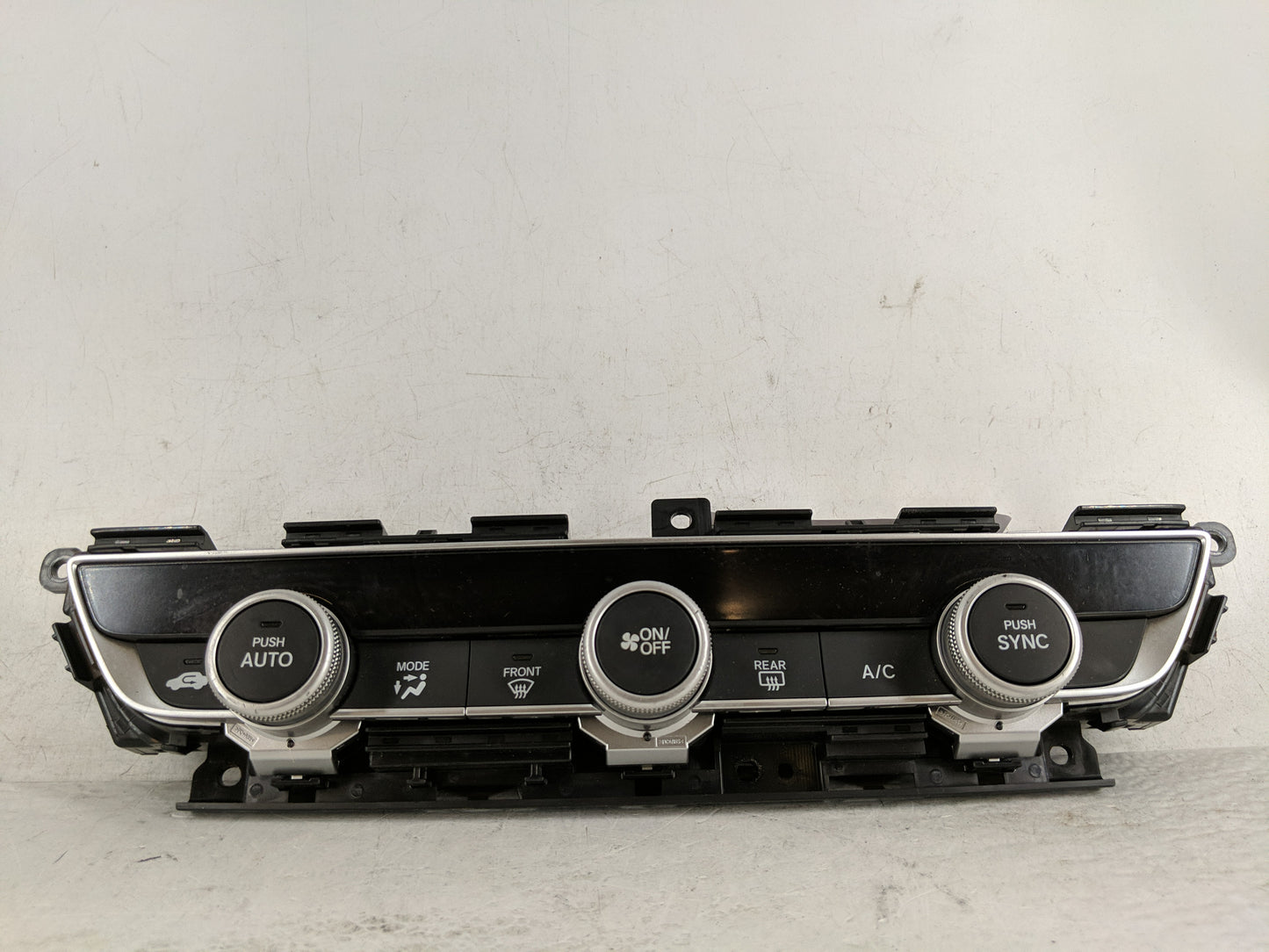 2018-2020 Honda Accord Climate Control Module Temperature AC/Heater Replacement P/N:79610TVAA016M1 Fits Fits 2018 2019 2020 