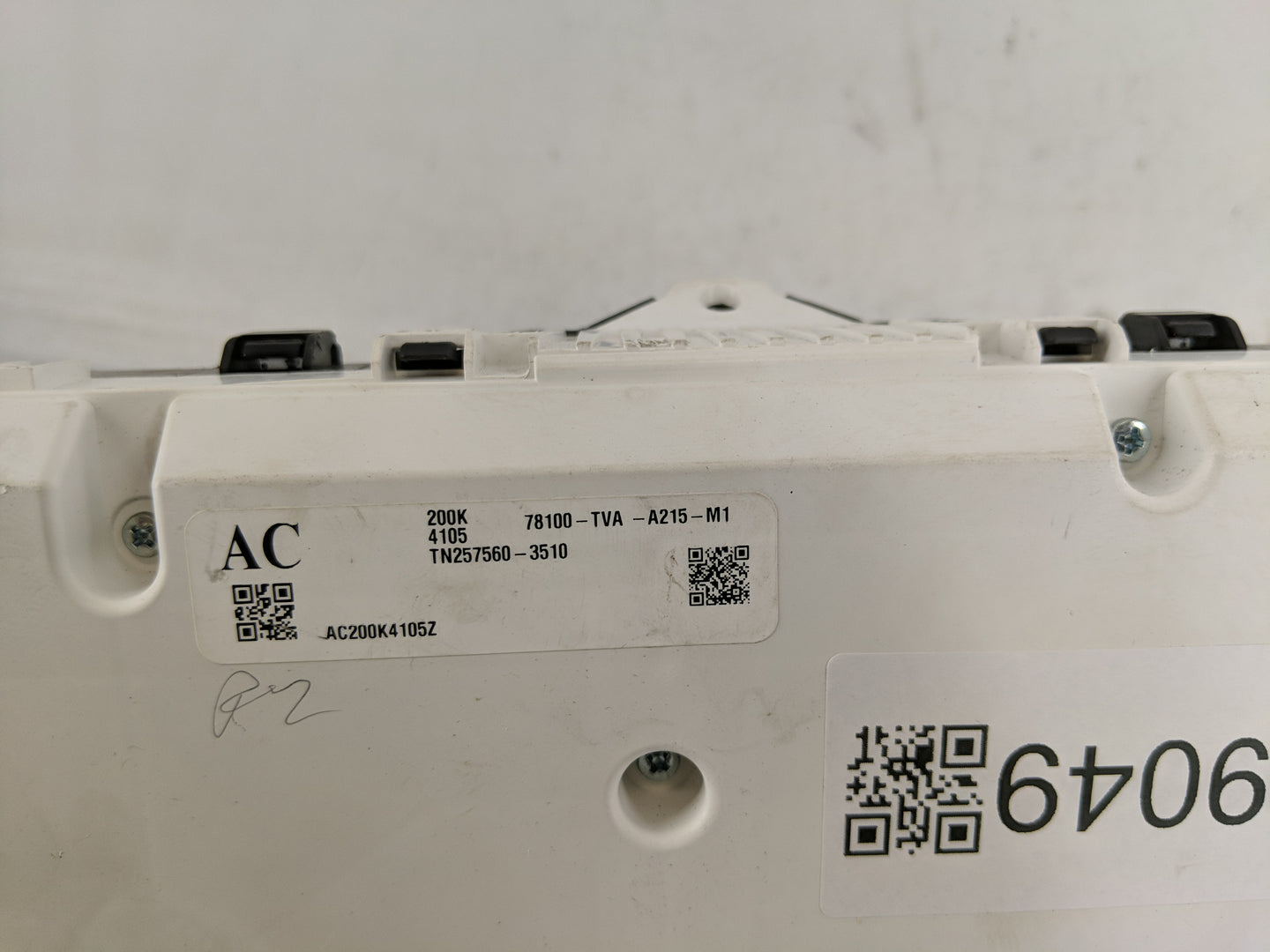 2018-2020 Honda Accord Instrument Cluster Speedometer Gauges P/N:78100-TVA-A215-M1 Fits Fits 2018 2019 2020 OEM Used Auto Pa