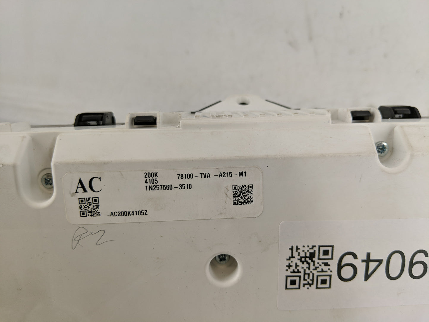 2018-2020 Honda Accord Instrument Cluster Speedometer Gauges P/N:78100-TVA-A215-M1 Fits Fits 2018 2019 2020 OEM Used Auto Pa