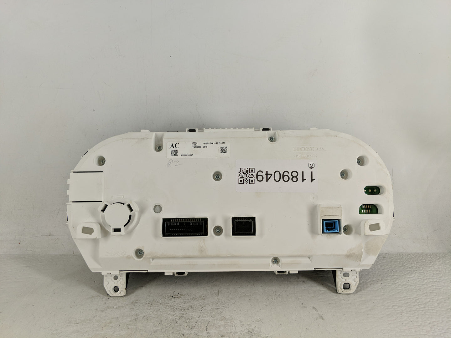 2018-2020 Honda Accord Instrument Cluster Speedometer Gauges P/N:78100-TVA-A215-M1 Fits Fits 2018 2019 2020 OEM Used Auto Pa