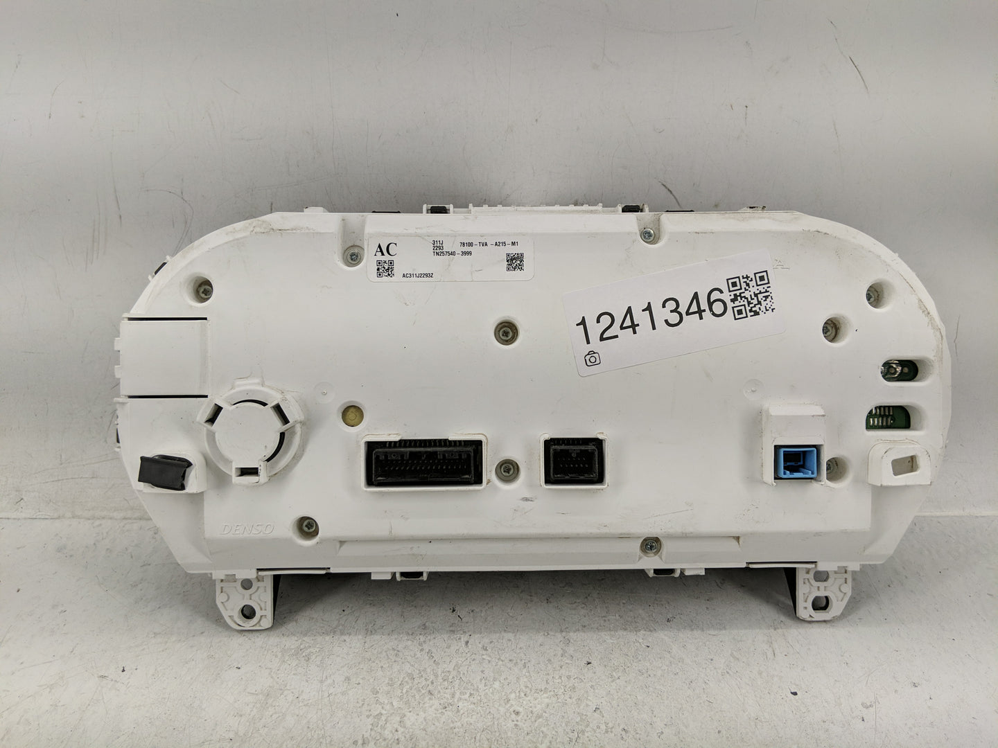 2018-2020 Honda Accord Instrument Cluster Speedometer Gauges P/N:78100-TVA-A215-M1 Fits Fits 2018 2019 2020 OEM Used Auto Pa