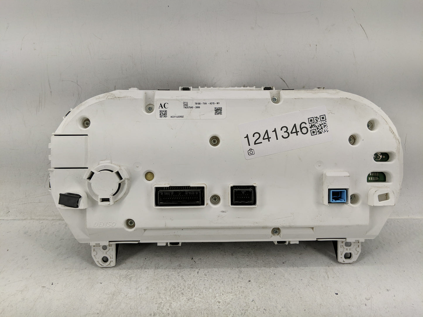 2018-2020 Honda Accord Instrument Cluster Speedometer Gauges P/N:78100-TVA-A215-M1 Fits Fits 2018 2019 2020 OEM Used Auto Pa