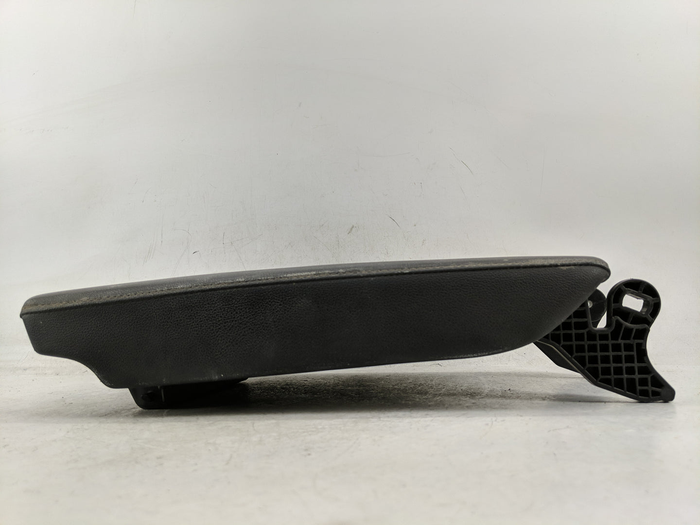 2019 Honda Accord Center Console Armrest Cover Lid Fits OEM Used Auto Parts - Oemusedautoparts1.com