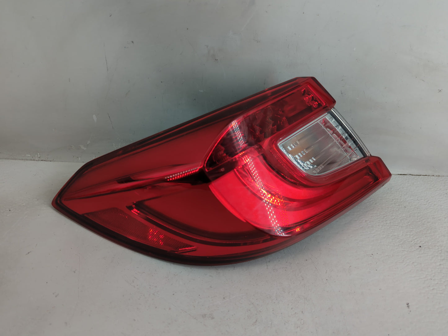 2018-2022 Honda Accord Tail Light Assembly Driver Left OEM Fits Fits 2018 2019 2020 2021 2022 OEM Used Auto Parts - Oemuseda
