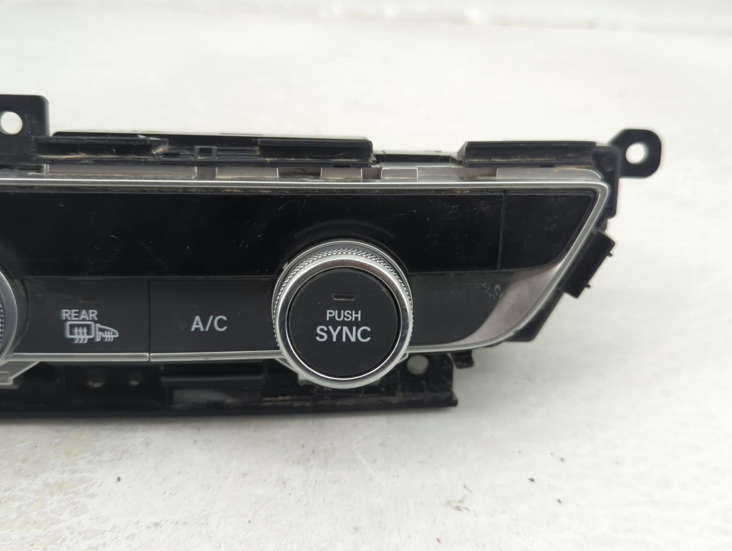2018-2020 Honda Accord Climate Control Module Temperature AC/Heater Replacement P/N:79610TVAA316M1 Fits Fits 2018 2019 2020 