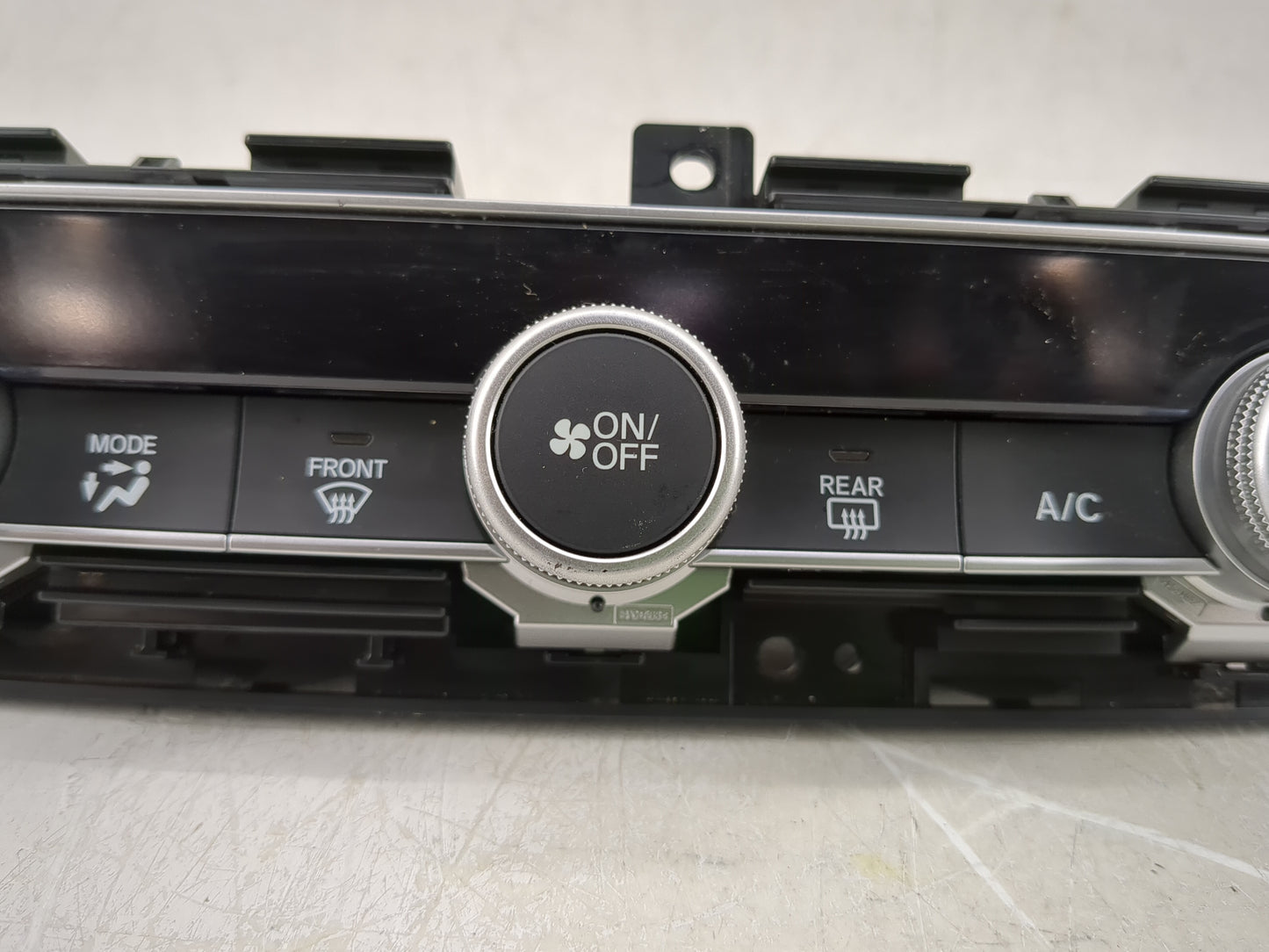2018-2020 Honda Accord Climate Control Module Temperature AC/Heater Replacement P/N:79610TVAA016M1 Fits Fits 2018 2019 2020 