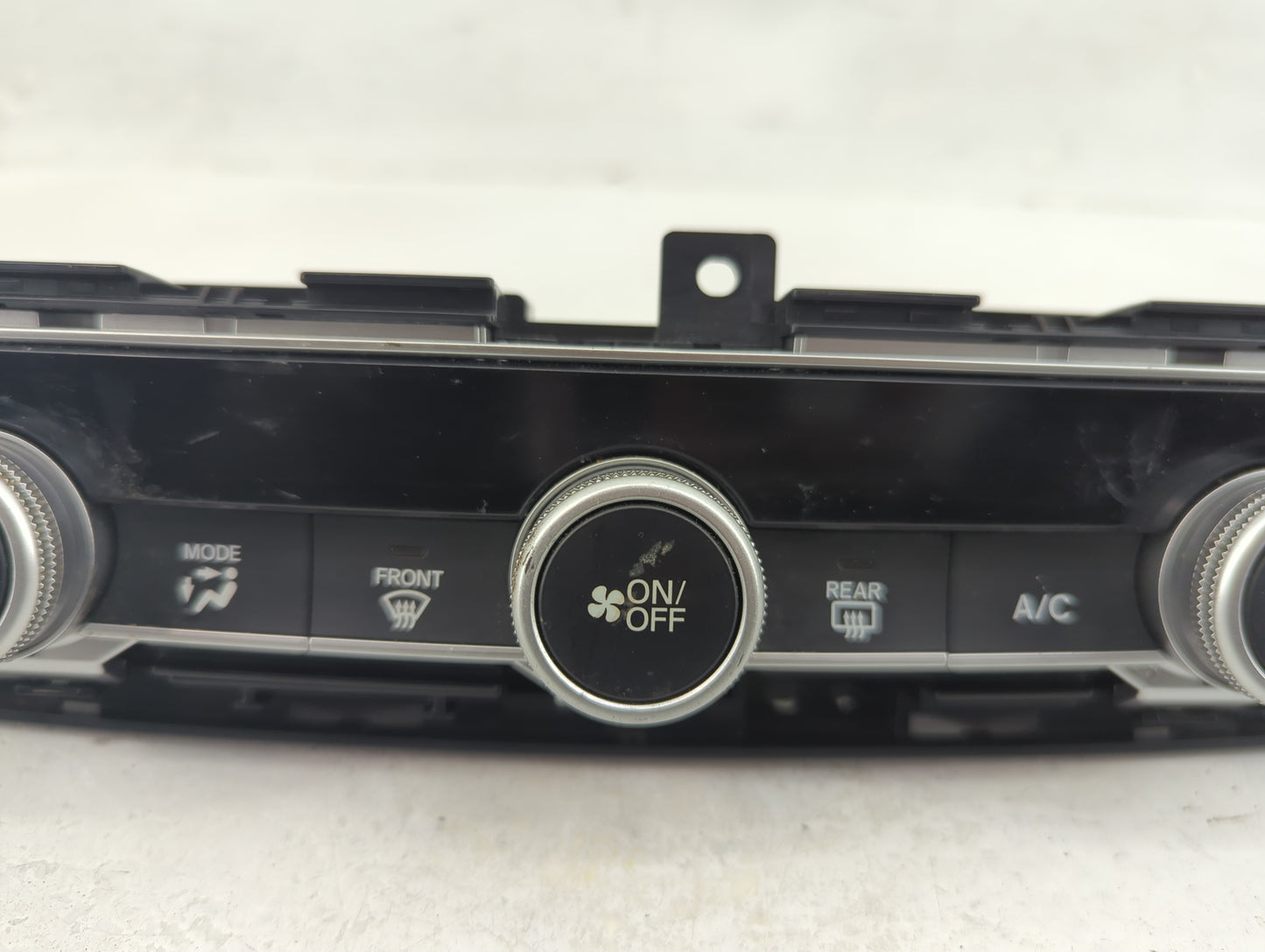 2018-2020 Honda Accord Climate Control Module Temperature AC/Heater Replacement P/N:79610TVAA016M1 Fits Fits 2018 2019 2020 