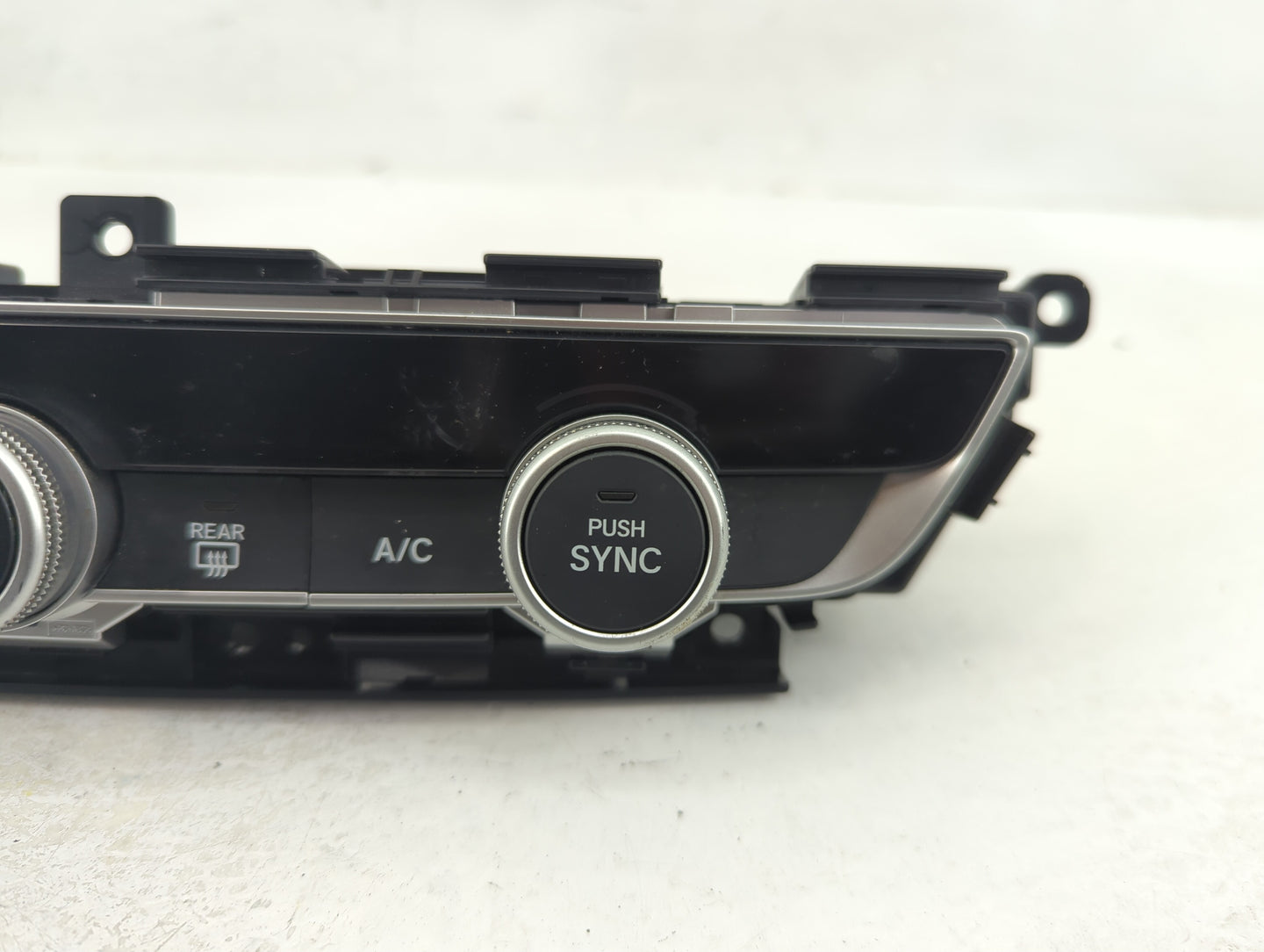 2018-2020 Honda Accord Climate Control Module Temperature AC/Heater Replacement P/N:79610TVAA016M1 Fits Fits 2018 2019 2020 