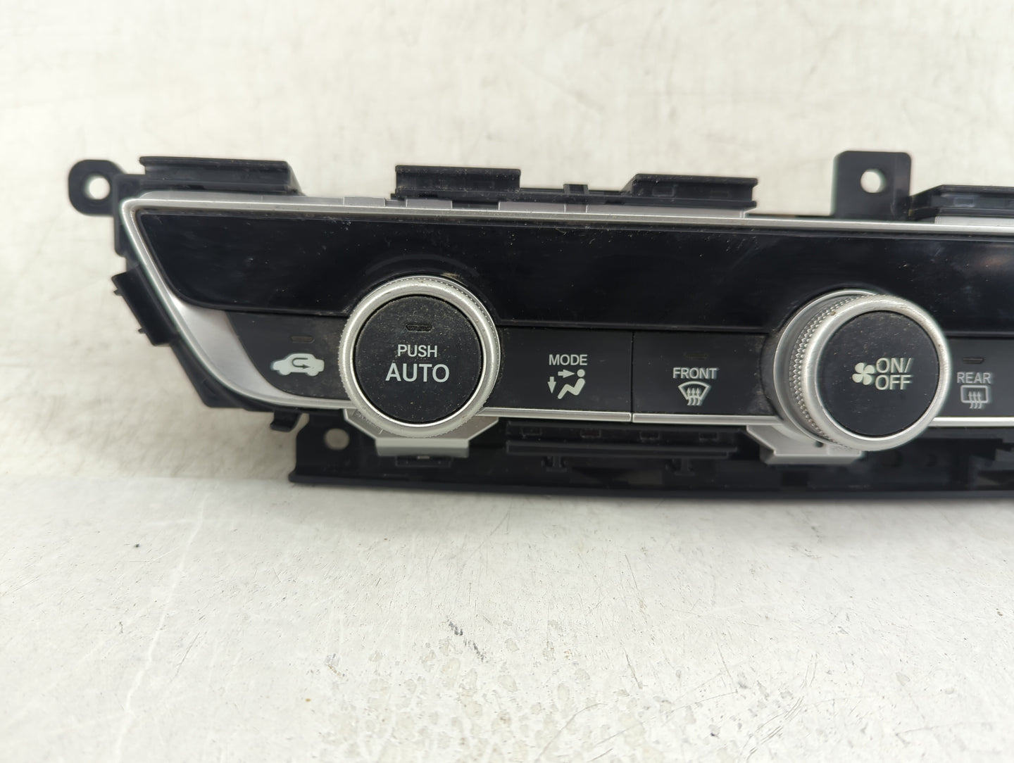 2018-2020 Honda Accord Climate Control Module Temperature AC/Heater Replacement P/N:79610TVAA016M1 Fits Fits 2018 2019 2020 