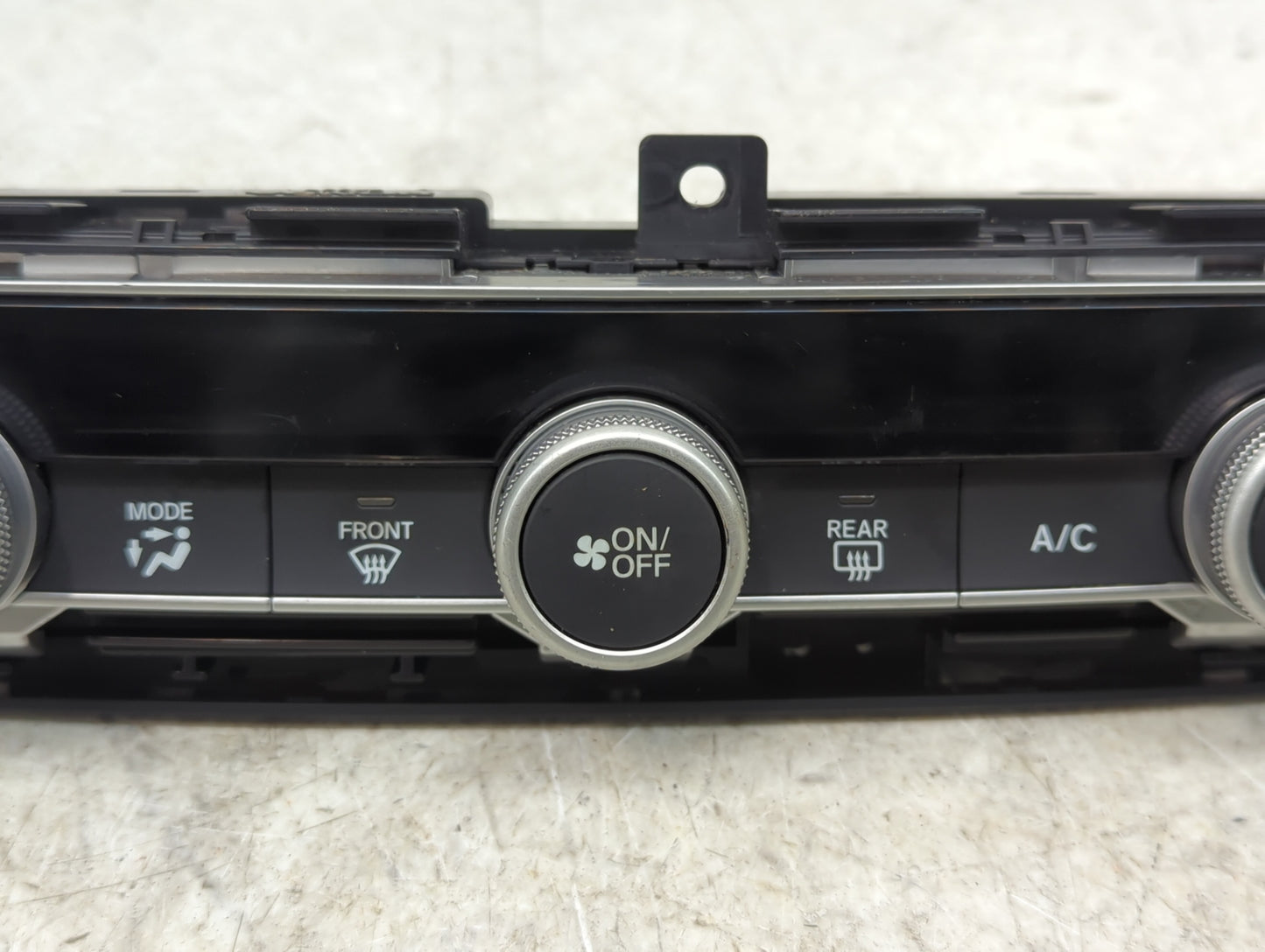 2018-2020 Honda Accord Climate Control Module Temperature AC/Heater Replacement P/N:79610TVAA016M1 Fits Fits 2018 2019 2020 