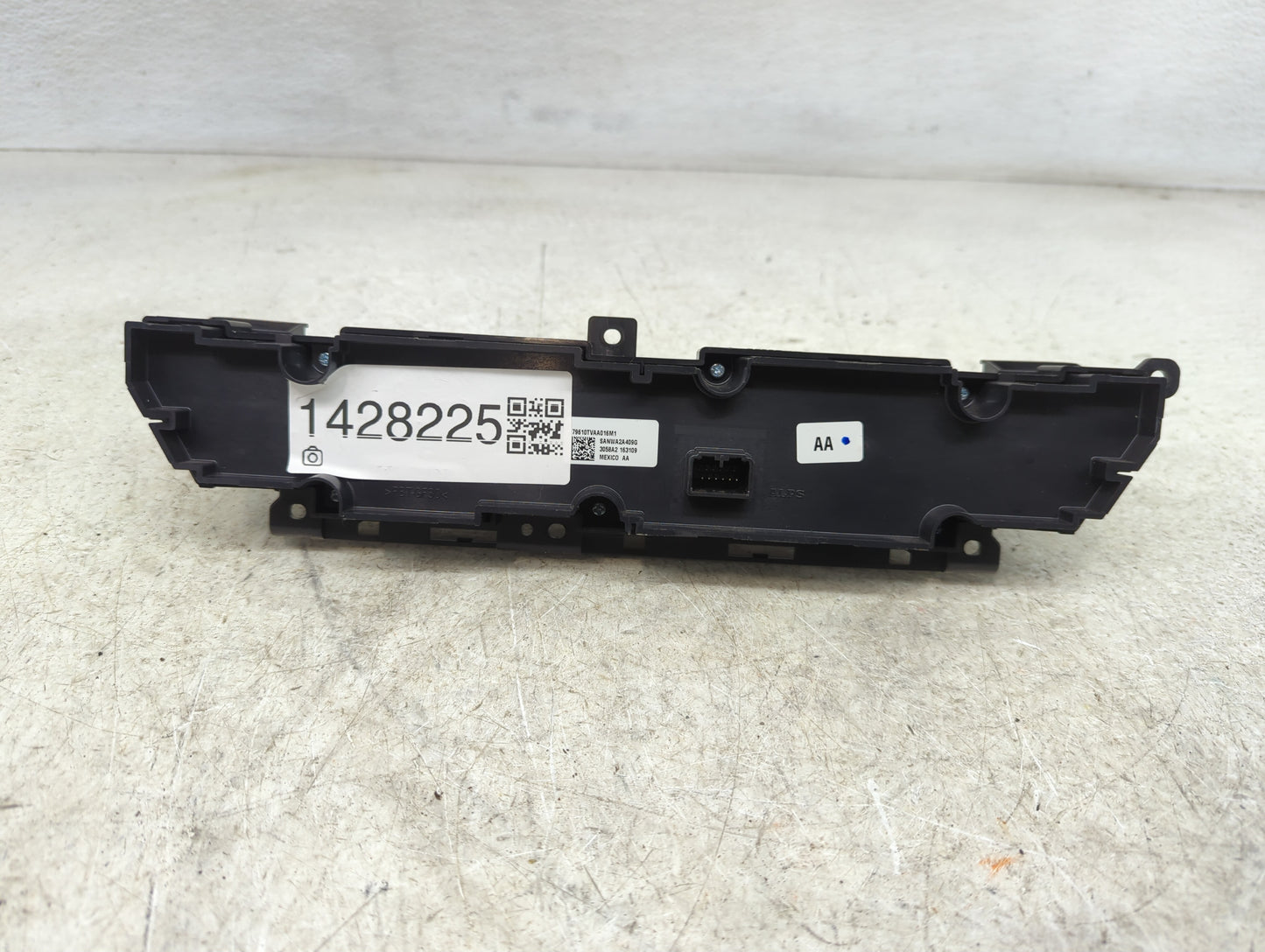 2018-2020 Honda Accord Climate Control Module Temperature AC/Heater Replacement P/N:79610TVAA016M1 Fits Fits 2018 2019 2020 