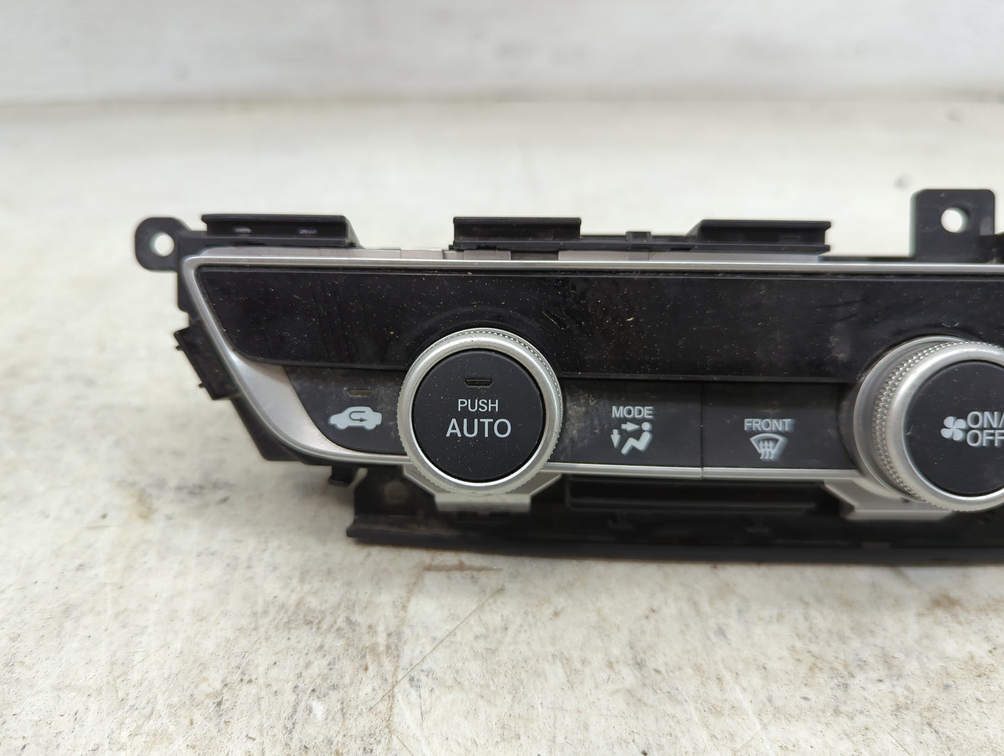 2018-2022 Honda Accord Climate Control Module Temperature AC/Heater Replacement P/N:1659A1 144229 Fits OEM Used Auto Parts -