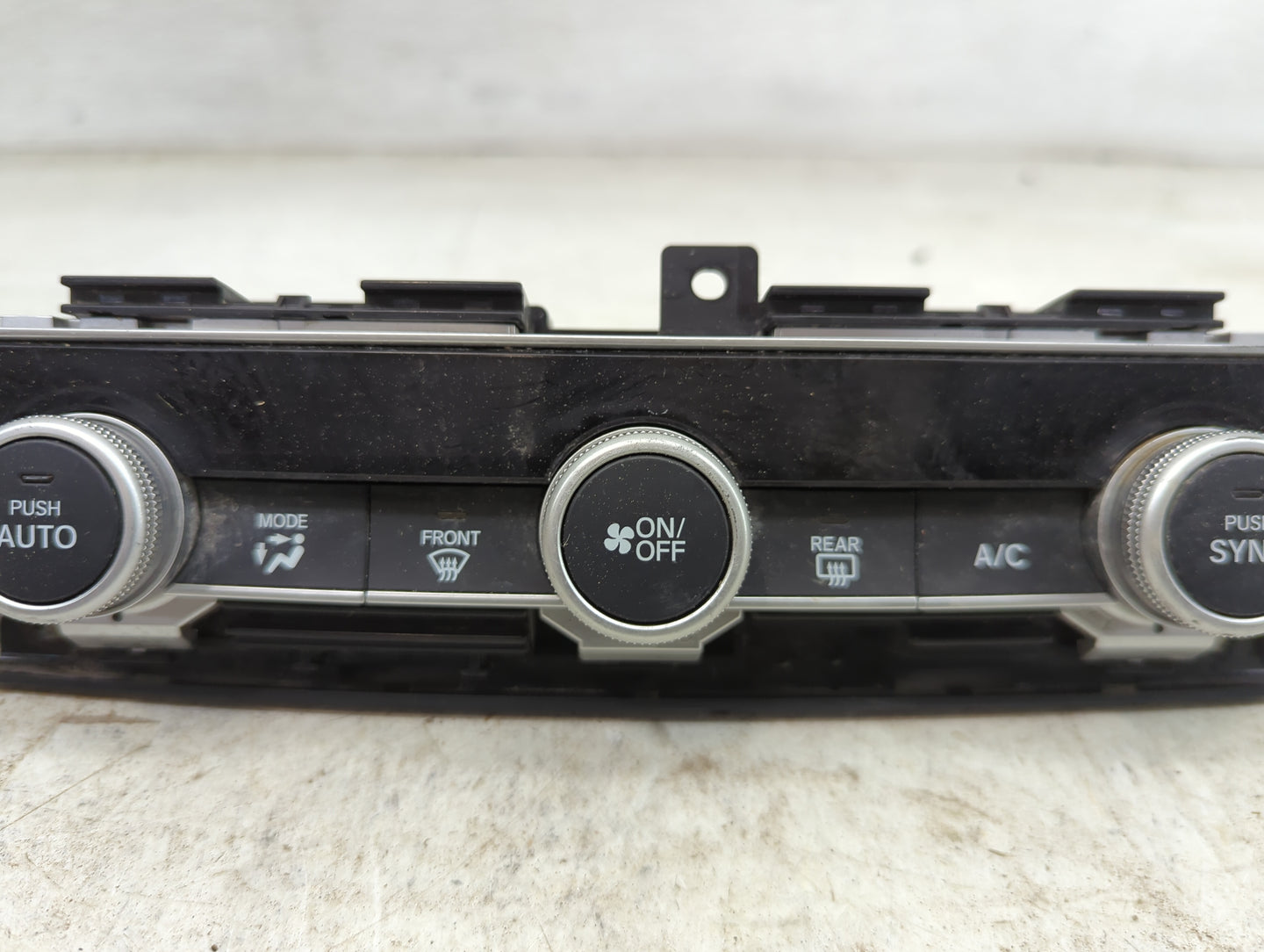 2018-2022 Honda Accord Climate Control Module Temperature AC/Heater Replacement P/N:1659A1 144229 Fits OEM Used Auto Parts -